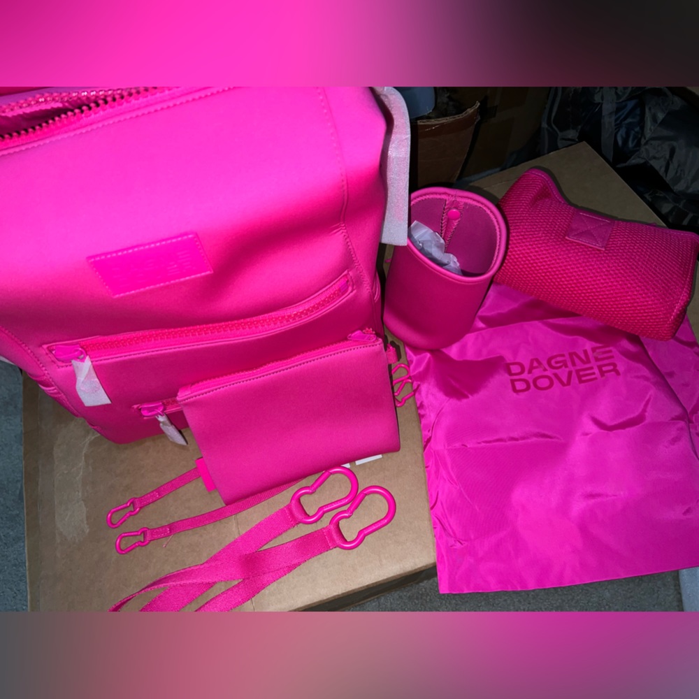 🎉 SOLD 🎉 dagne dover M indi diaper backpack in hottest pink